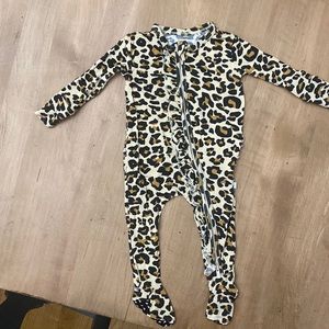 Posh peanut Lana leopard zippered footie